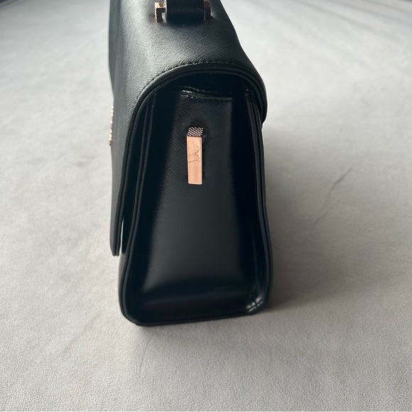Ted Baker ~ Faux Leather Tote with Top Handle ~ Black with Rose Gold Hardware - Picture 3 of 17